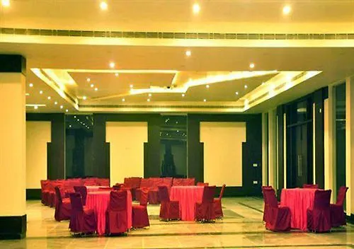 *** Hotel Madhu Resort Agra  India