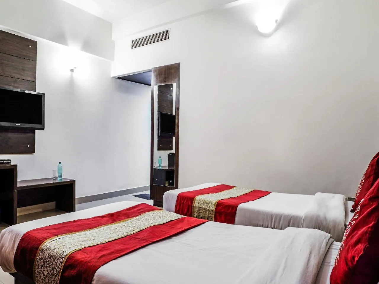 Hotel Madhu Resort Agra