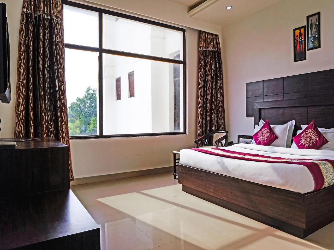 Madhu Resort Agra  Hotel Agra (Uttar Pradesh)