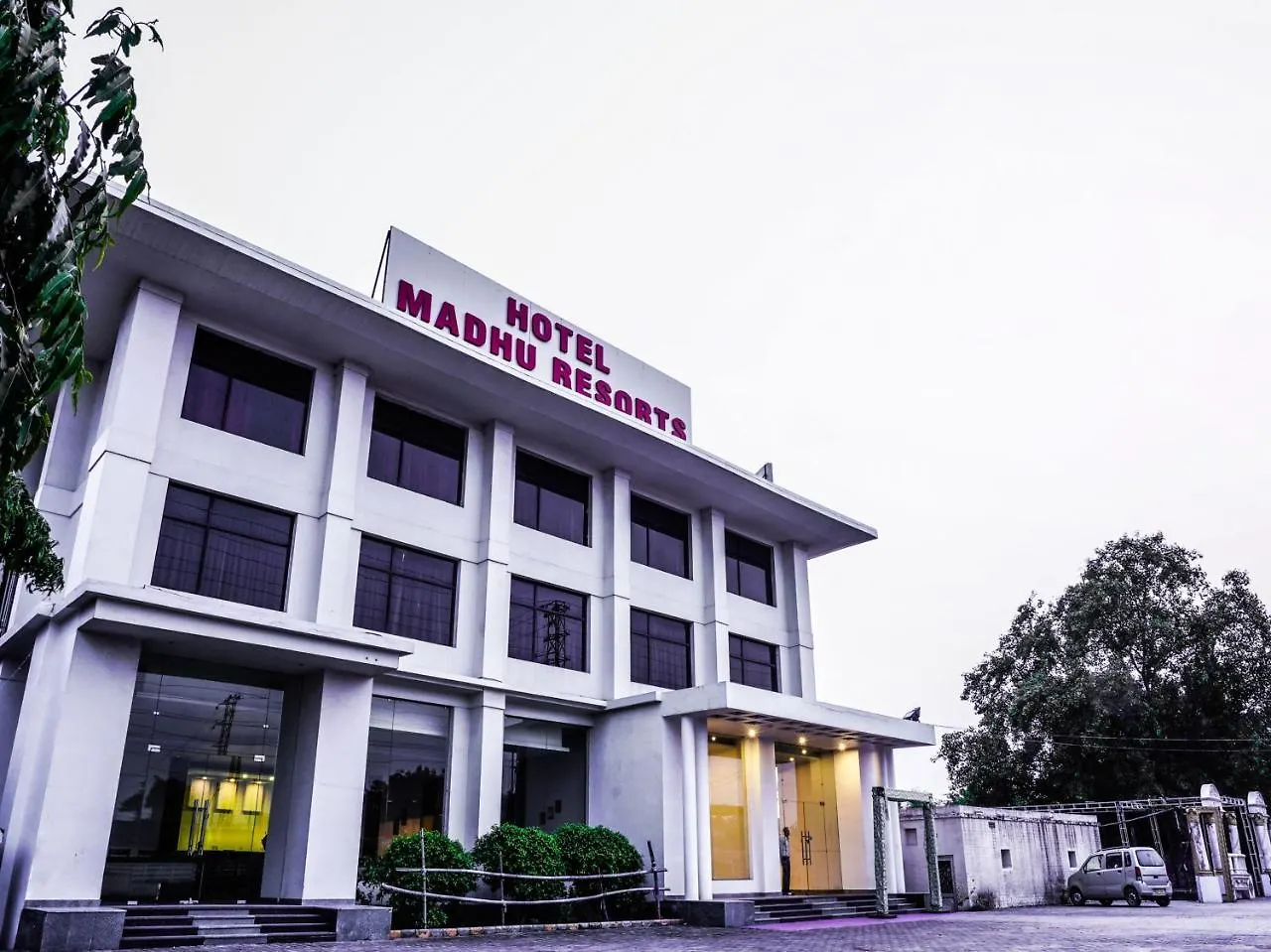 Madhu Resort Agra
