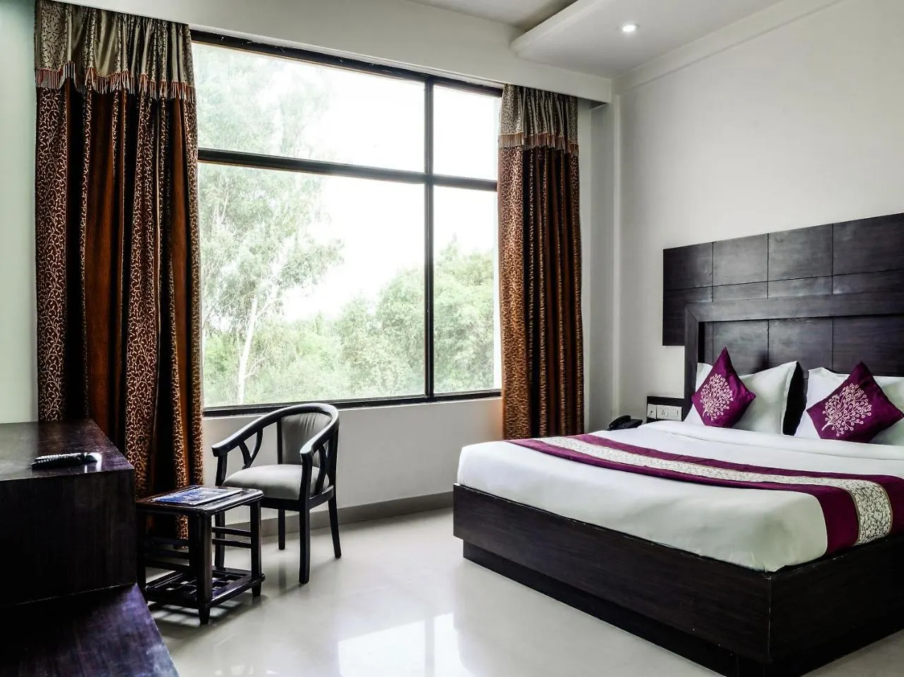 *** Hotel Madhu Resort Agra  India